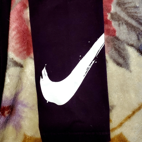 Nuke Capri Leggings - Picture 2 of 4